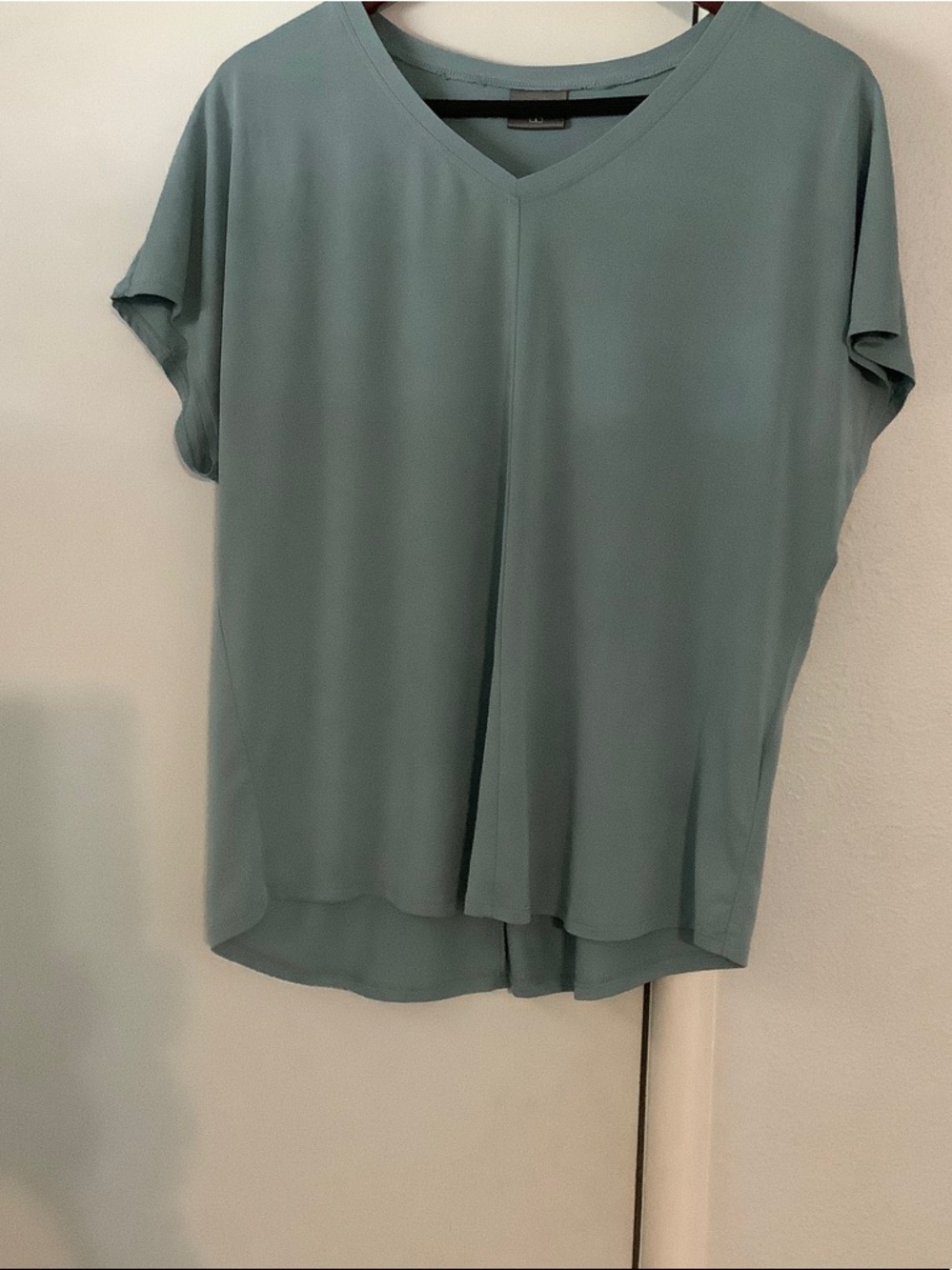 32 Degrees V-Neck Short Sleeve Top in Dusty Teal
